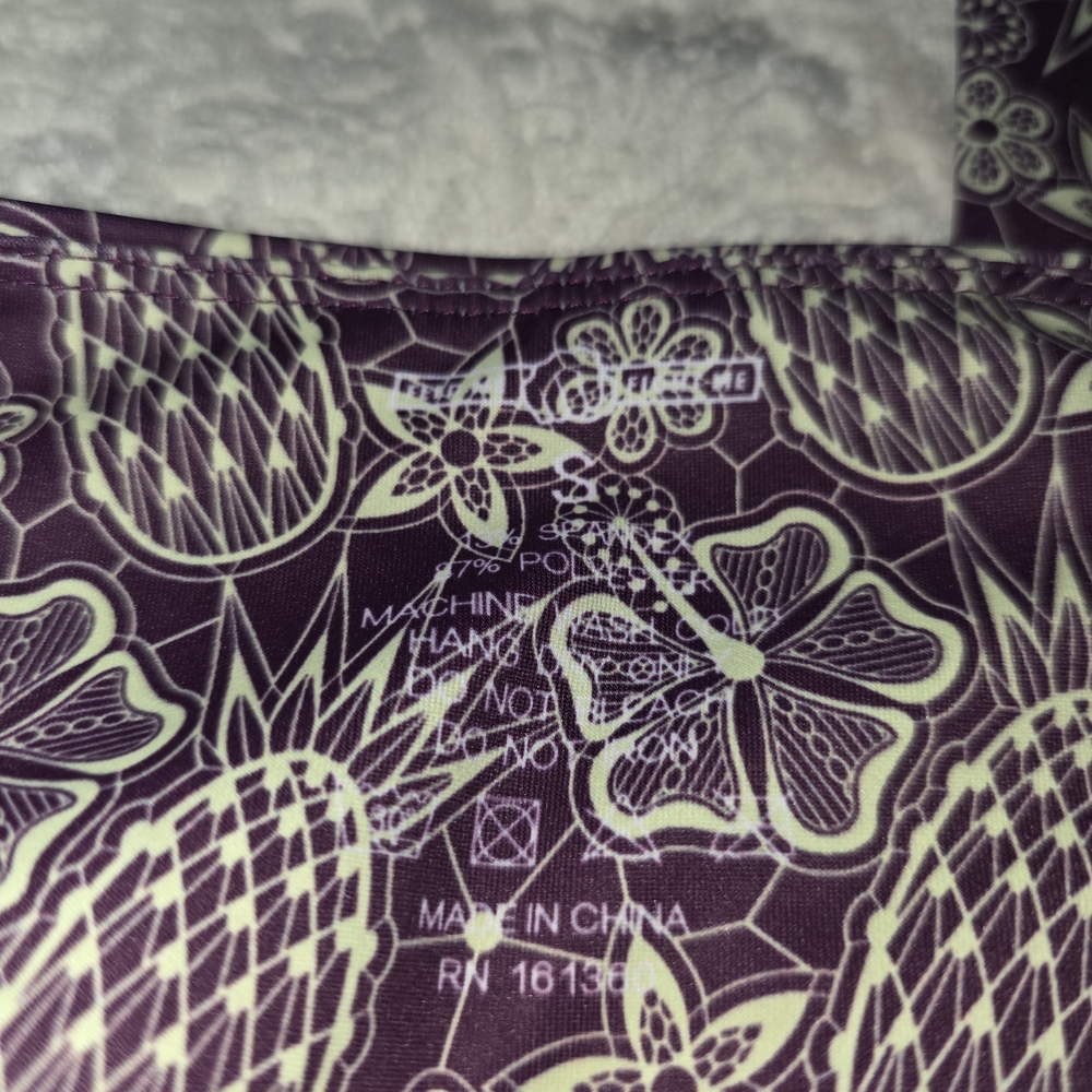 Feed Me Fight Me Tiki Print Leggings - Picture 5 of 6